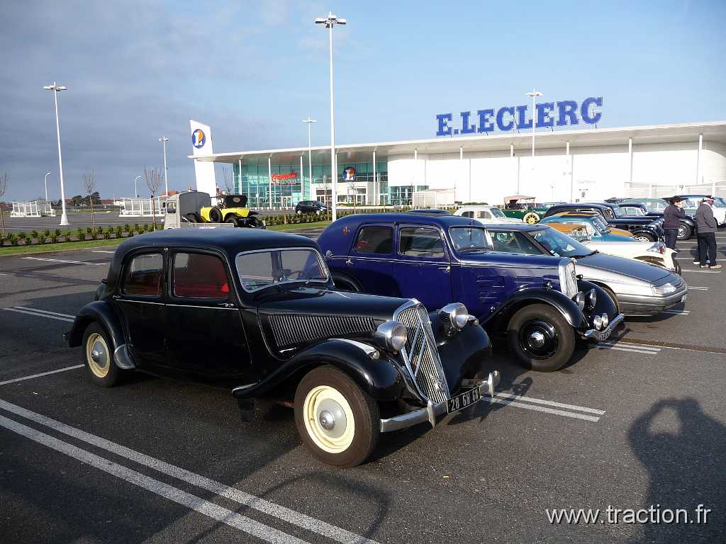 2012_Rodage_Printanier (7).jpg - 01/04/2012 - 68053 MULHOUSE CEDEX - Club de Véhicules Anciens d'Alsace Mulhouse - CVAAM - 3ème Rodage Printanier - RDV parking Leclerc pour le café et les croissants